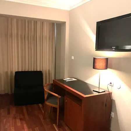 Puma Hotel *